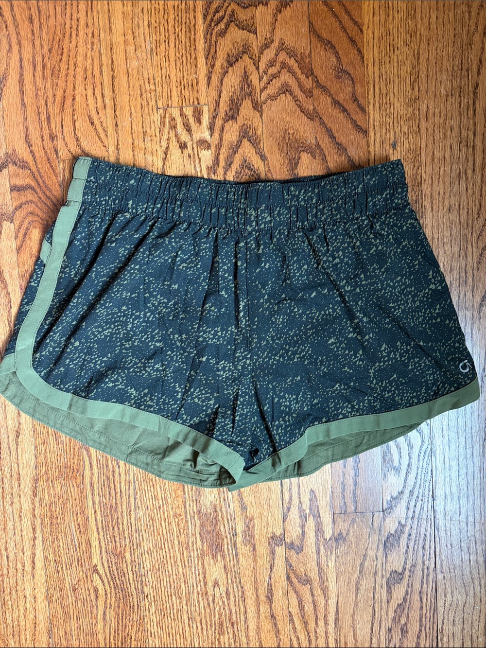 GAPfit Women’s Olive Green Printed Athletic Shorts